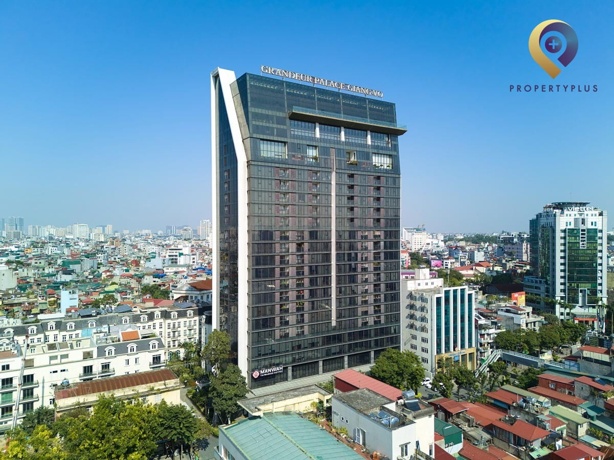 Tòa nhà văn phòng Grandeur Palace với kiến trúc hiện đại và mặt kính sang trọng - hình ảnh từ Property Plus